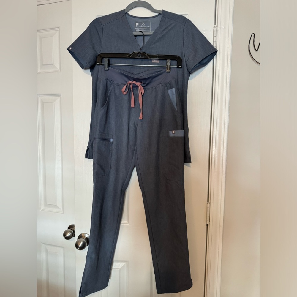 Figs HEATHER DENIM scrub set. XS. Like new.